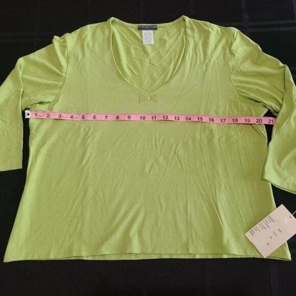 Vex Tops - <3 HP Light Green 3/4 Sleeve V-Neck "Bow Tie" Top